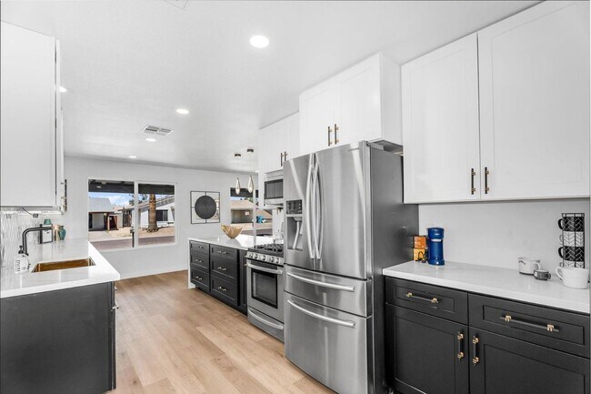 Building Photo - 14635 N 37th Pl