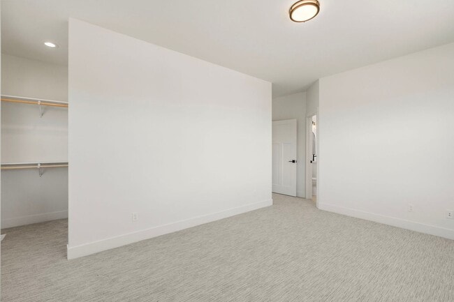 Building Photo - 115 Elevation Dr