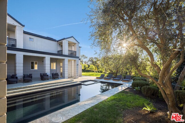 Building Photo - 28600 Pacific Coast Hwy