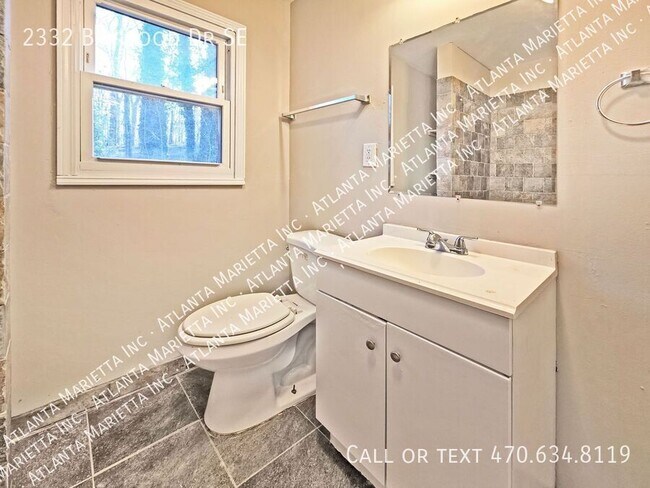 Building Photo - 2332 Baywood Dr SE