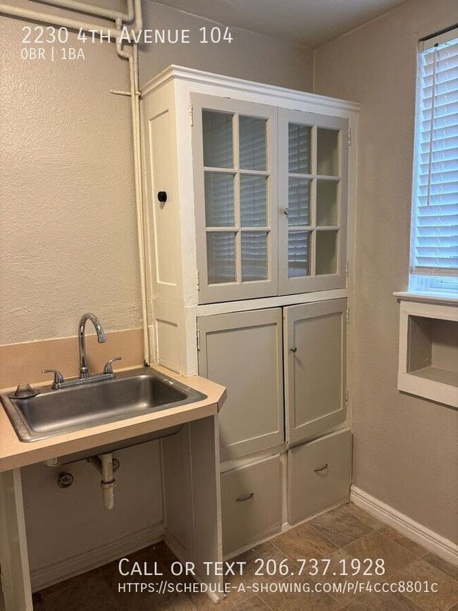 Building Photo - 2230 4th Ave