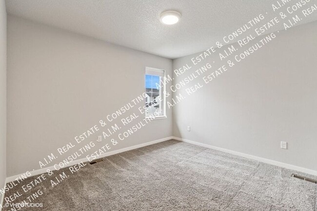 Building Photo - 1100 Edgeland St SW