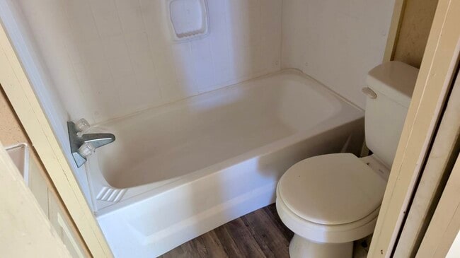 Building Photo - 401 N Clegg St