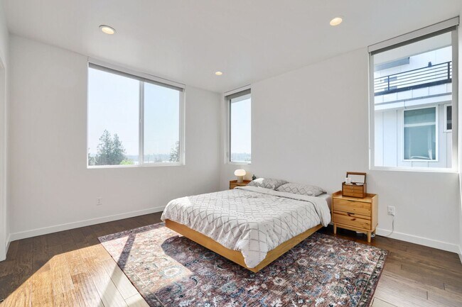 Building Photo - 760 N 72nd St
