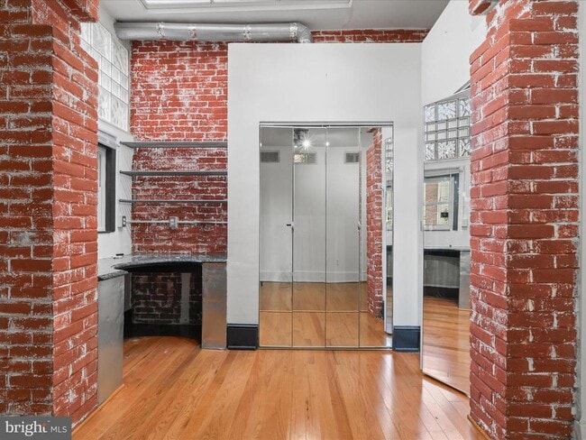Building Photo - 929 O St NW