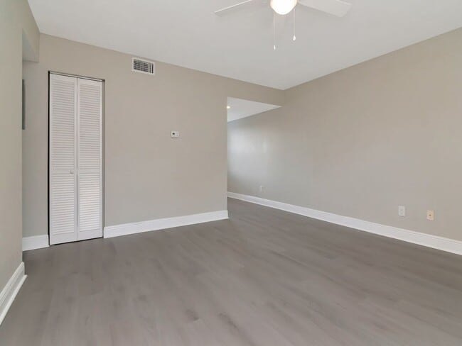 Building Photo - 107 Karde Ln