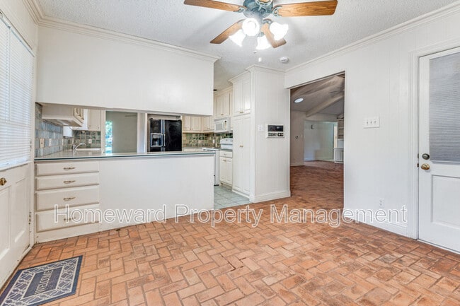 Building Photo - 1612 Canyon Oaks Dr