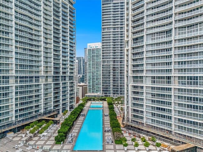 Building Photo - 465 Brickell Ave