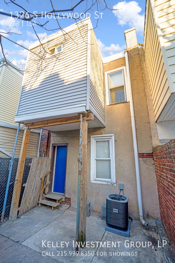 Building Photo - 1326 S Hollywood St