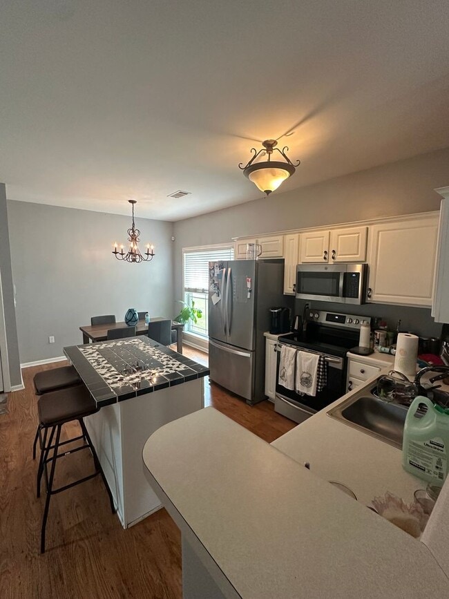 Building Photo - 2BD/2.5BA Home Located in Harbor Town!