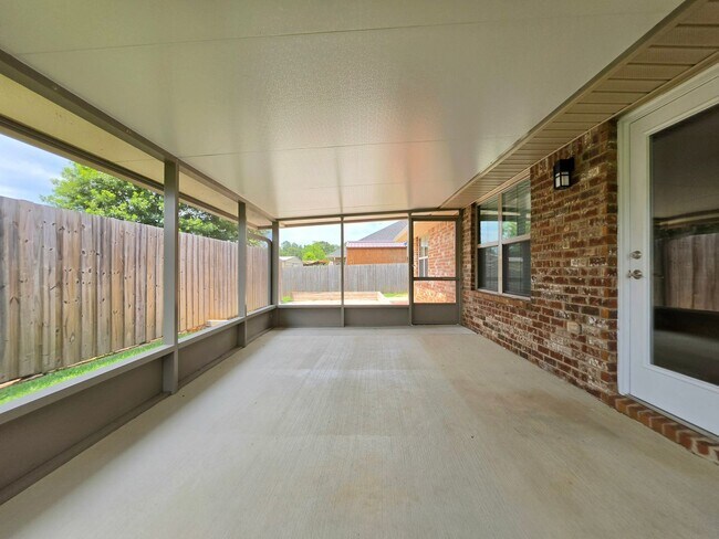 Building Photo - 14645 Birkdale Dr