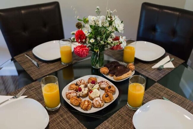 Building Photo - 662 Cottage Dr