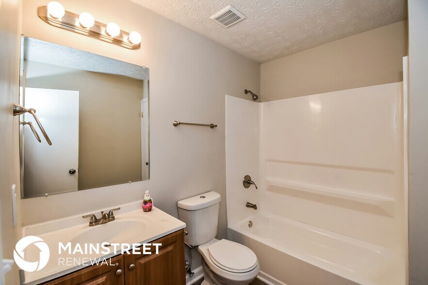Building Photo - 263 Independence Dr