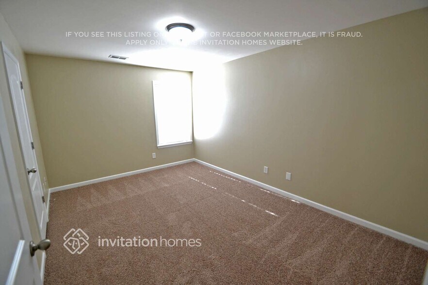 Building Photo - 705 Capri Ridge