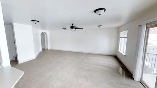 Building Photo - A PERFECT TOWNHOME IN EAGLE MOUNTAIN