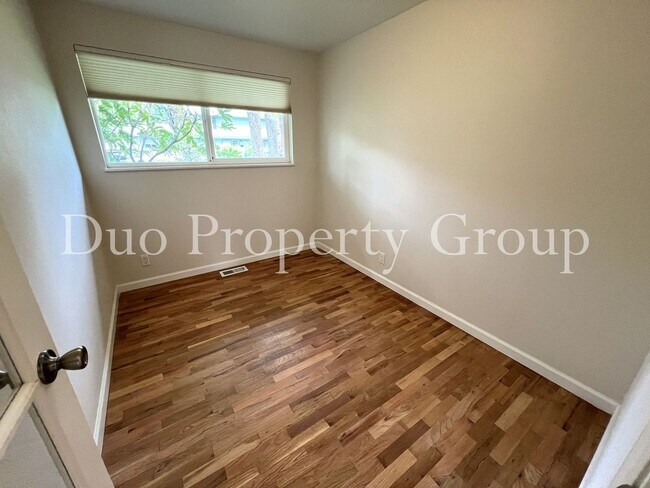 Building Photo - Edgewood South Eugene Home