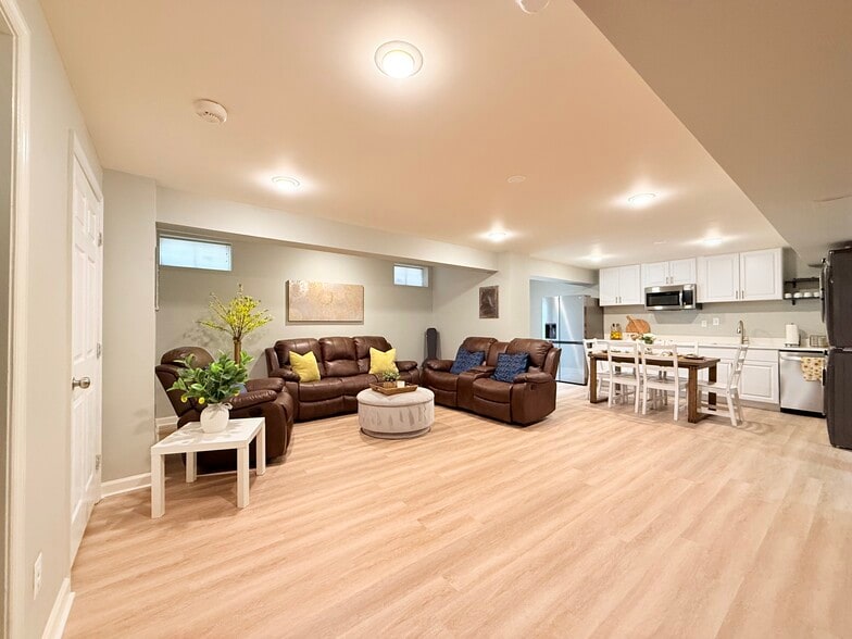 Building Photo - 12088 Maidenhair Dr