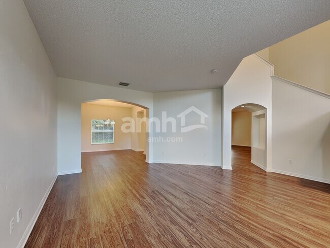 Building Photo - 1921 Darlin Cir