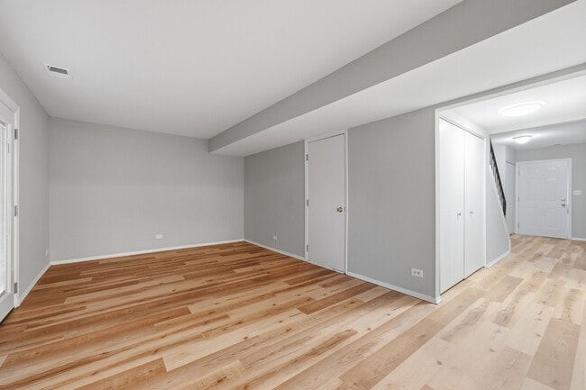 Building Photo - 5039 Chambers Dr