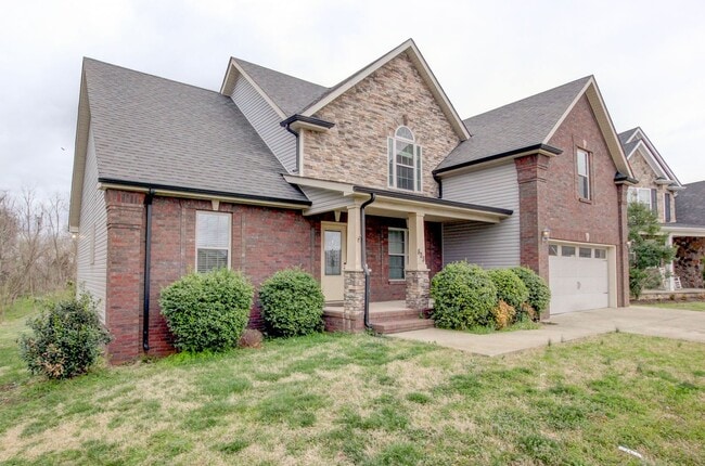 Building Photo - Executive Home on Cul de sac off exit 8.  Hurry.