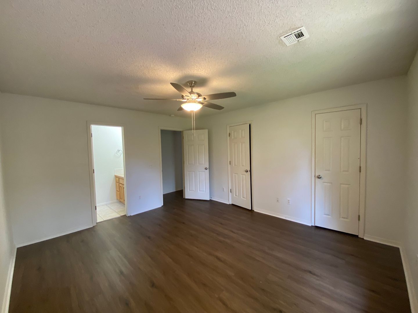 Building Photo - 4377 W Cheyenne Dr