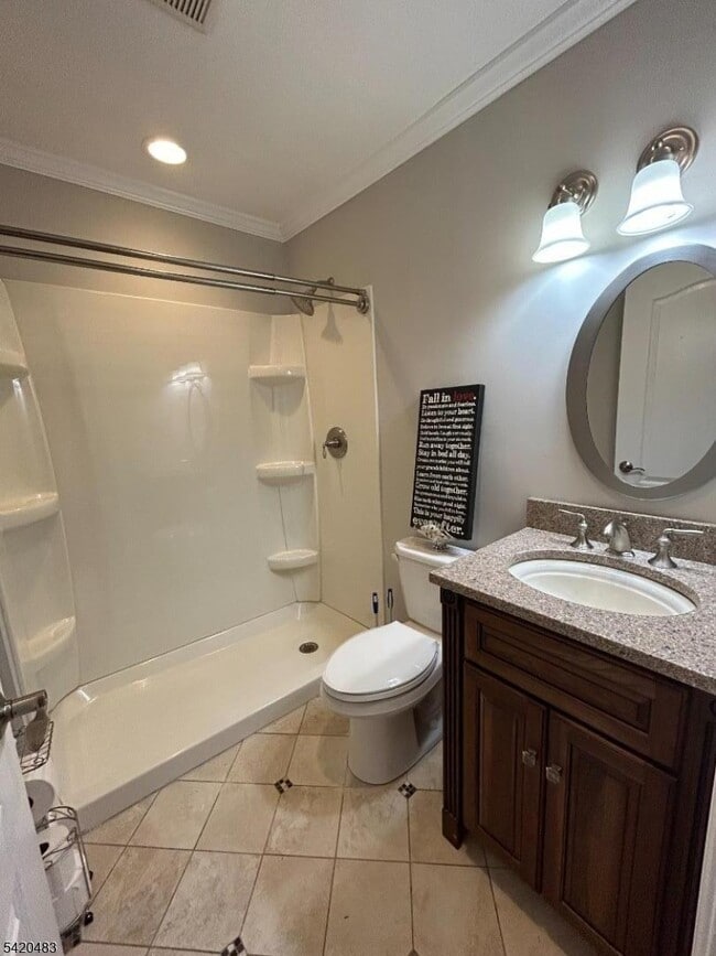 Building Photo - 220 Butternut Dr