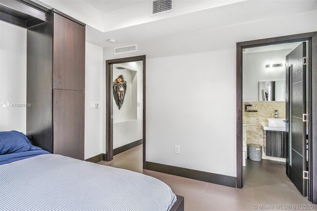 Building Photo - 2612 Key Largo Ln