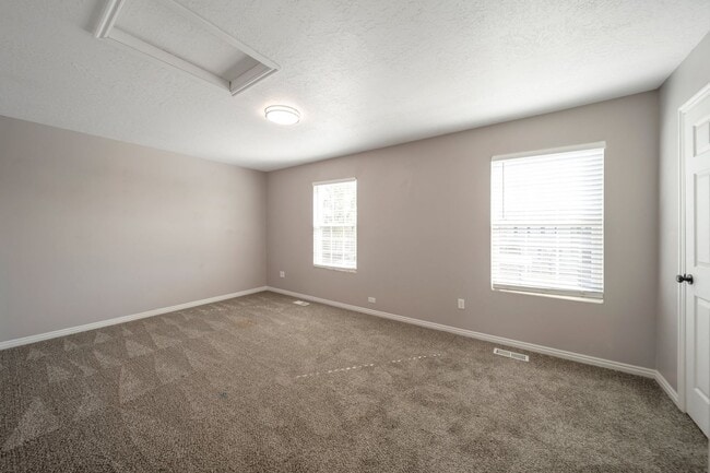 Building Photo - Modern 3 Bed, 3 Bath Home with Central Air...