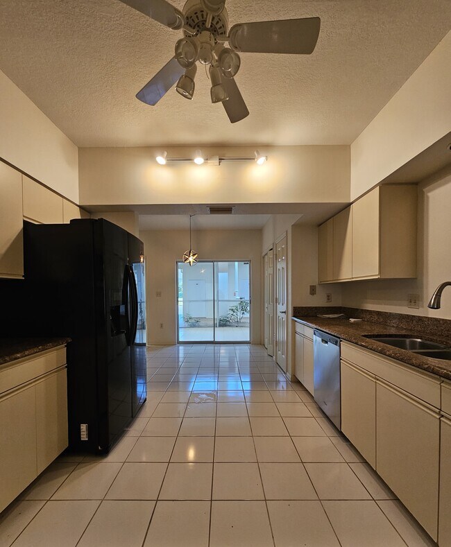 Building Photo - 6025 Chardonnay Ln