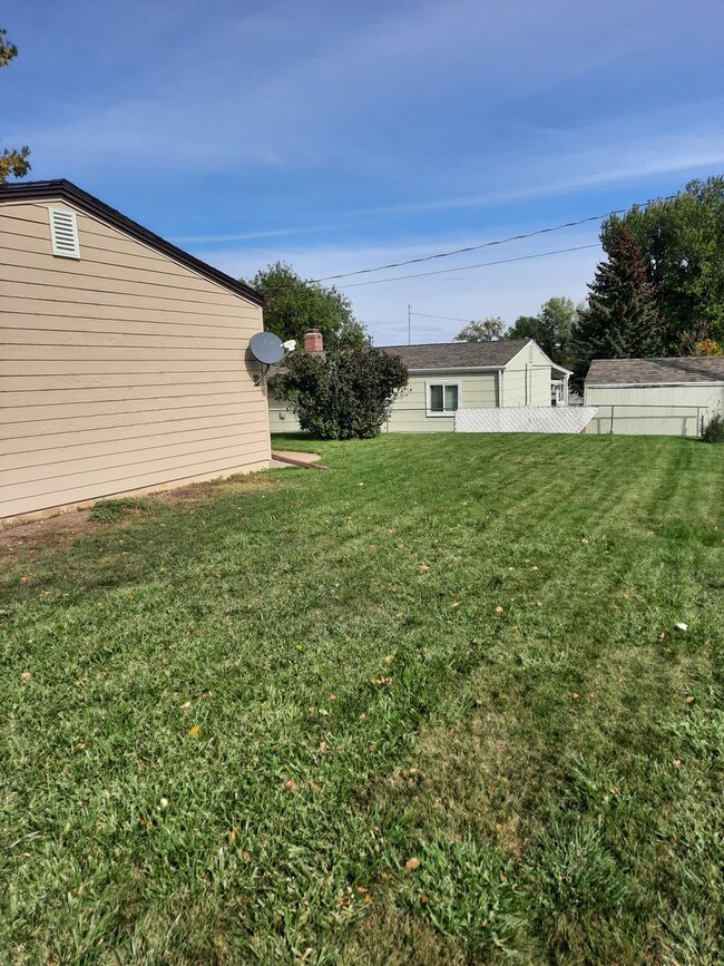 Building Photo - 3 BED | 1 BATH | SINGLE GARAGE | SOUTH