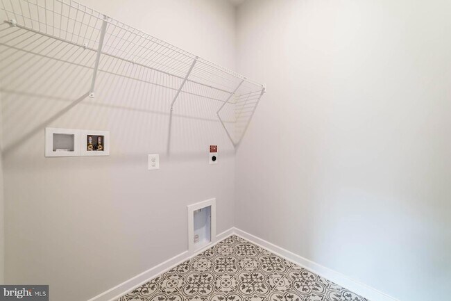 Building Photo - 6227 Almerico Pl