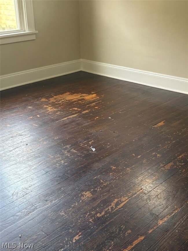 Building Photo - 245 Oakdale Ave