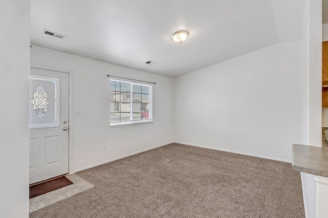 Building Photo - Charming 3-Bedroom Home in a Prime Location