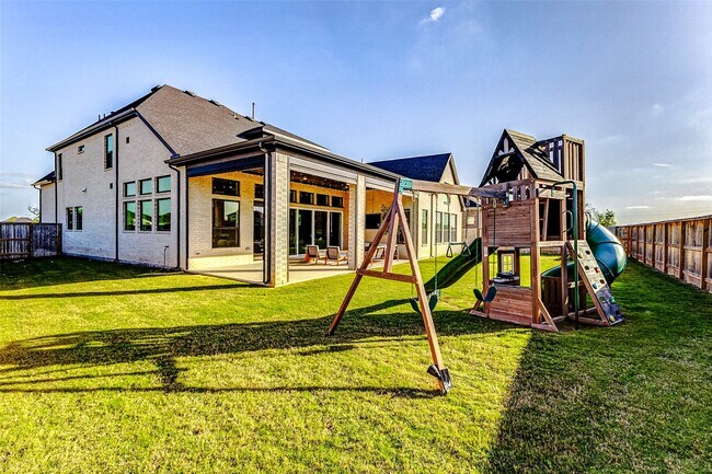 Building Photo - 7606 Redwoods Frst Dr