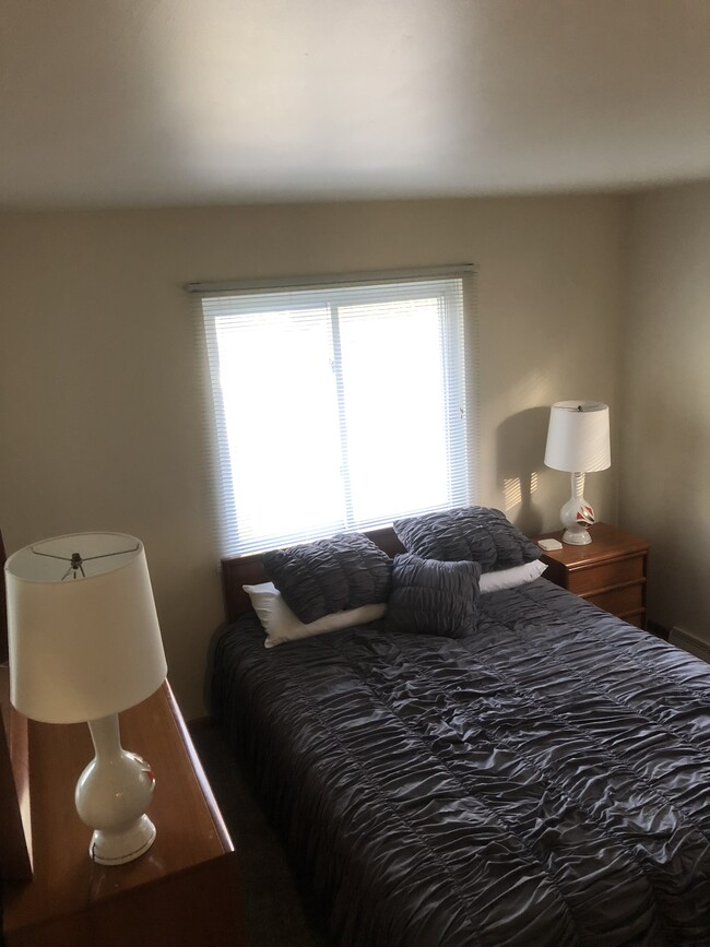 Front Bedroom - 116 Greencrest Ter