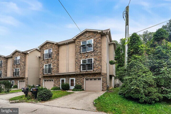 Building Photo - 7845 Nixon St