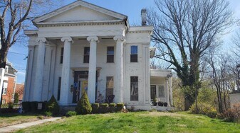Building Photo - 171 Broadway