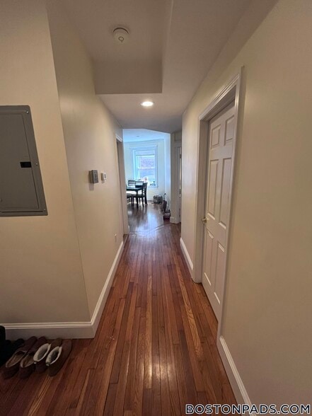 Building Photo - 191 Winthrop Rd