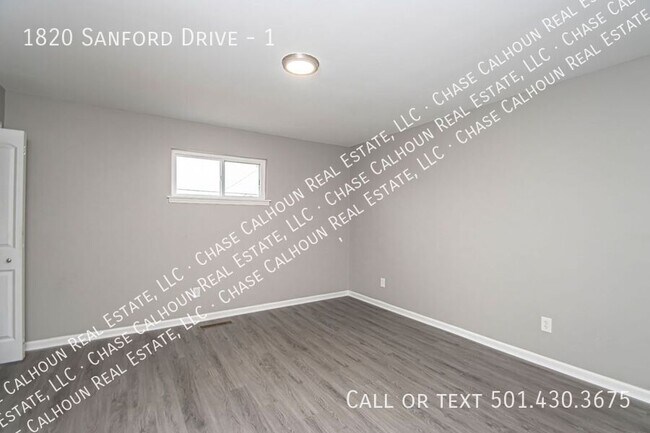 Building Photo - 1820 Sanford Dr