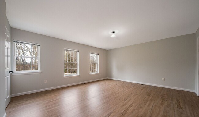 Building Photo - 77 Lyme St