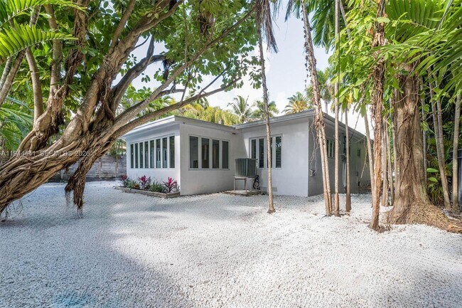 Building Photo - 680 NE 57th St