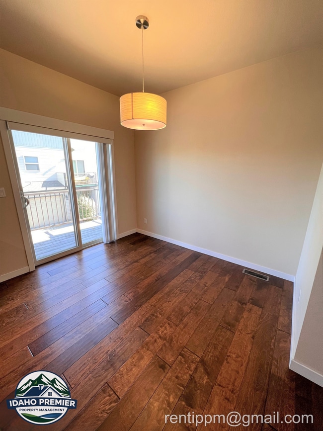 Building Photo - 8834 W Pine Valley Ln
