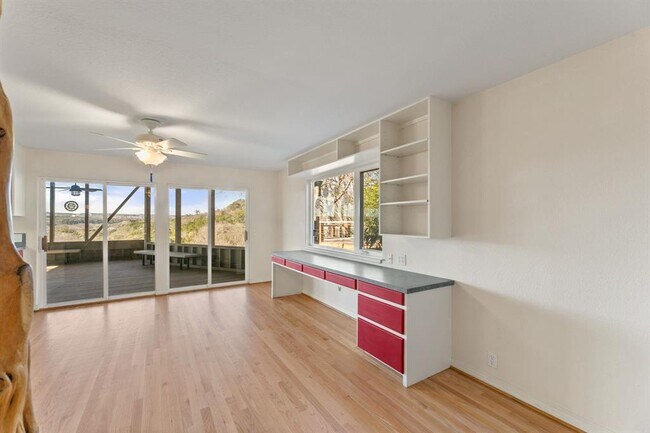 Building Photo - 3309 Westhill Dr