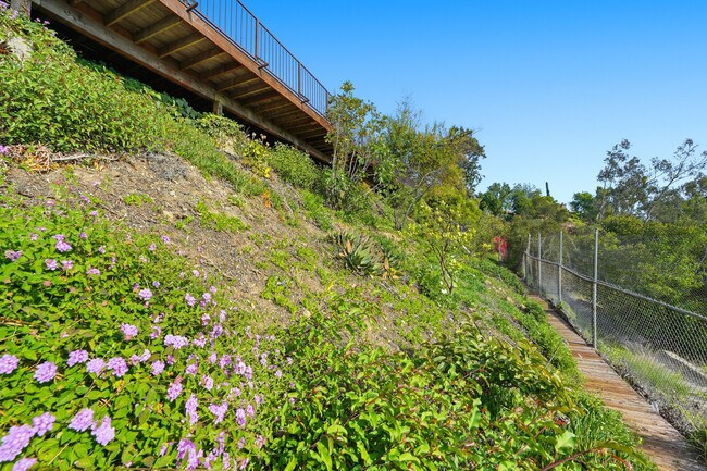 Building Photo - 5527 Burning Tree Dr