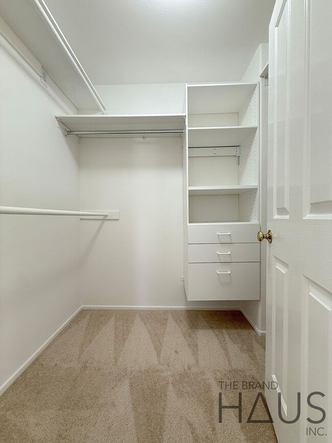 Building Photo - Desirable Oak Creek Community Detached Home with Two Car Garage