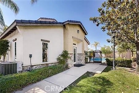 Building Photo - 26456 Arboretum Way