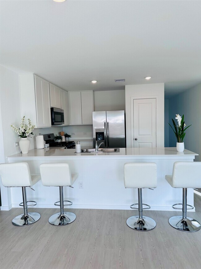 Building Photo - 6115 Sunburst Scarlet St