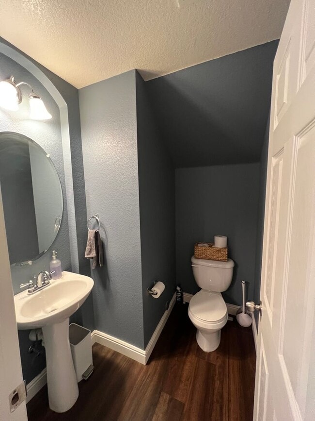 Building Photo - Gorgeous 2BD/2.5BA home located in Westmin...