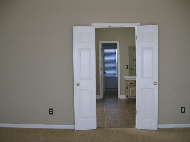 Building Photo - 5465 Derby Chase Ct