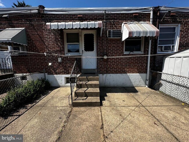 Building Photo - 5241 Ditman St